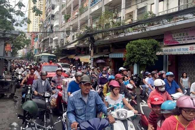 Chay lon chung cu o Sai Gon, nhieu nguoi thao chay hinh anh 2