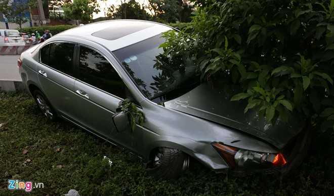 Oto tong 8 xe may o Sai Gon, nhieu nguoi bi thuong nang hinh anh 3