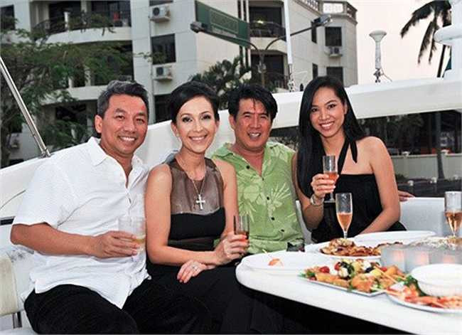 choang voi cuoc song cua ly hung va dan "nguoi tinh" man anh hinh anh 10