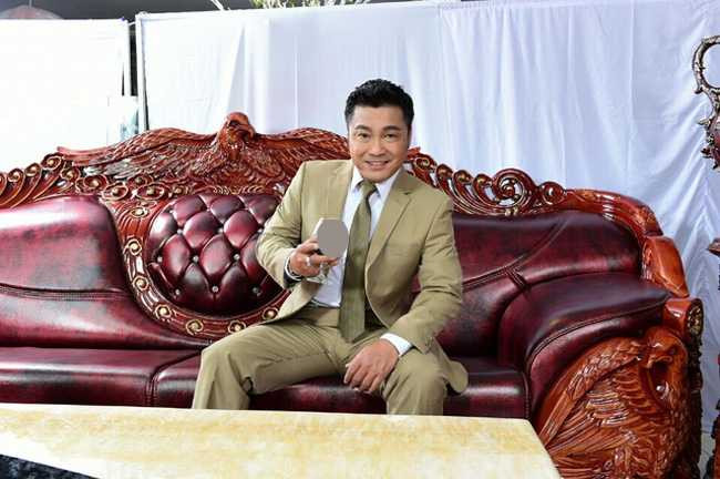 choang voi cuoc song cua ly hung va dan "nguoi tinh" man anh hinh anh 1