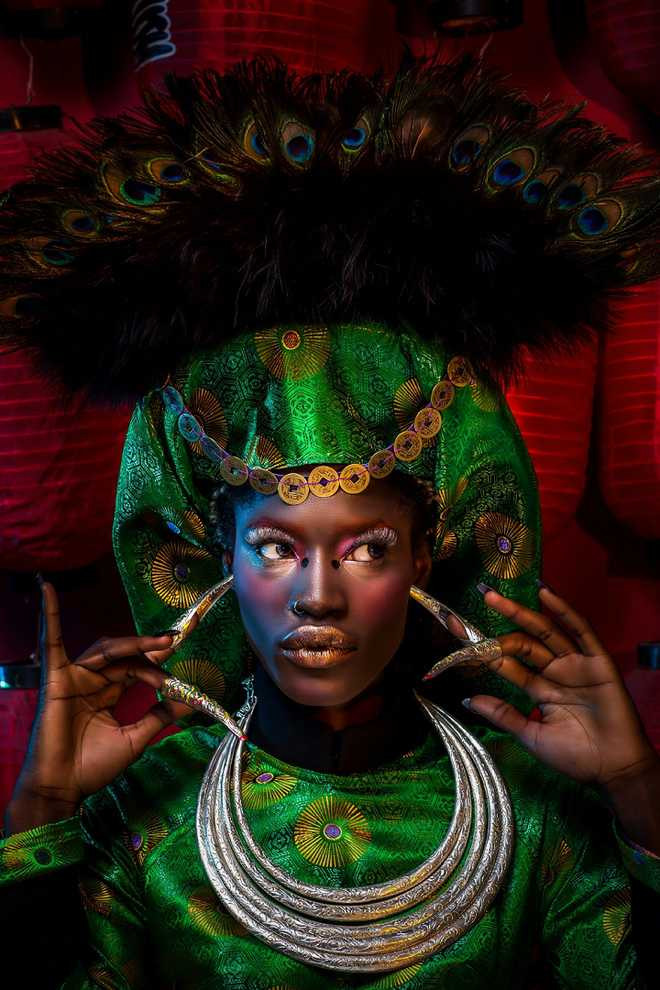 Nực cười trước hành động chê bai người mẫu châu Phi mặc áo dài Việt - Ảnh 1.