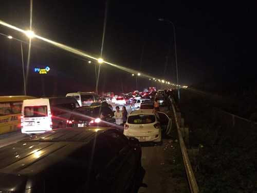 16442901_1015477567716635