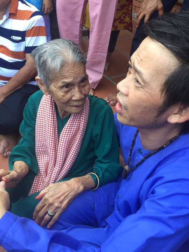 Fan vay kin, cho nhan li xi cua Hoai Linh o den tho To hinh anh 5