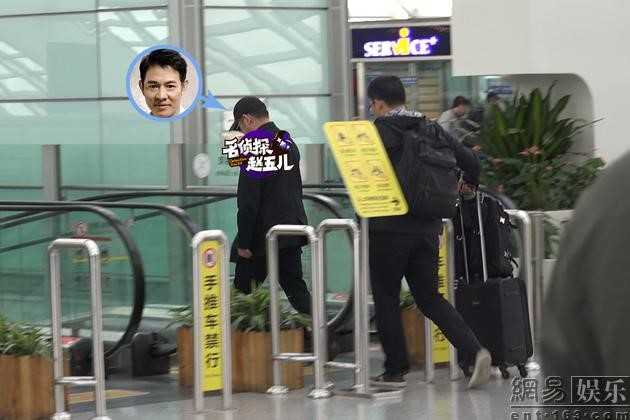 Ly Lien Kiet xuat hien o san bay, khong ai nhan ra hinh anh 2