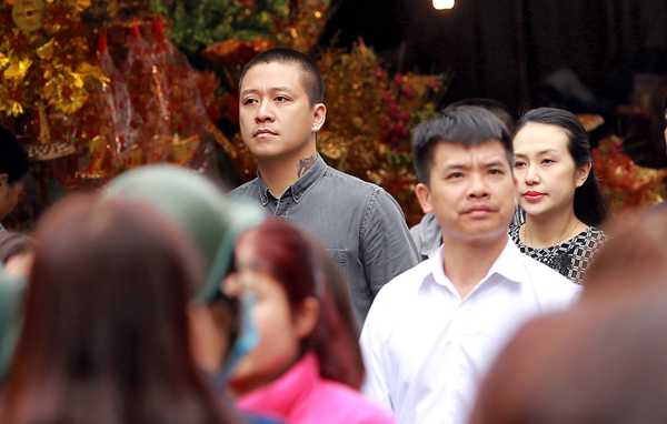 vo-tuan-hung-khe-ne-bung-bau-8-thang-di-le-dau-nam