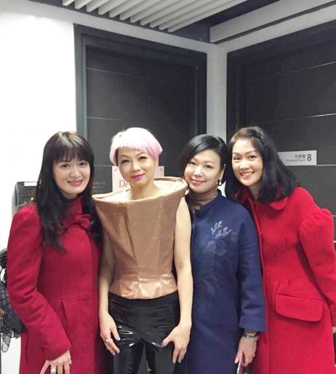 4 ba vo 'Vi Tieu Bao' tich cuc hoi ngo khi tuoi xe chieu hinh anh 1