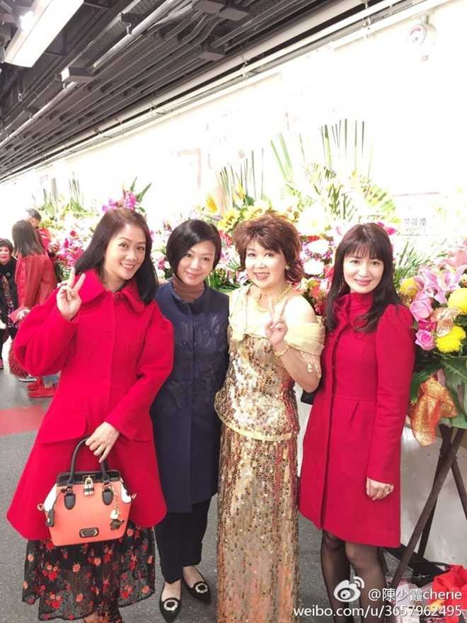 4 ba vo 'Vi Tieu Bao' tich cuc hoi ngo khi tuoi xe chieu hinh anh 7