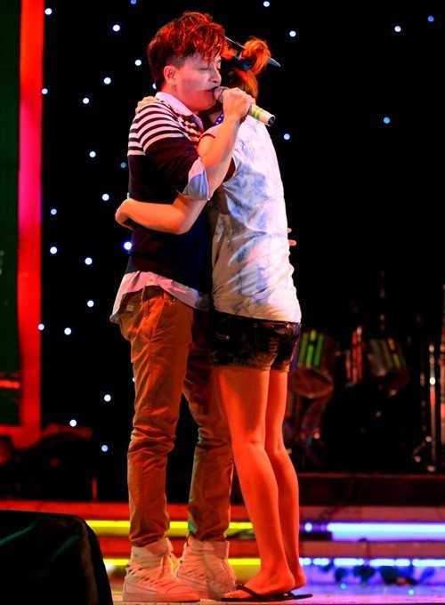 Phan ung khac nhau cua sao Viet khi bi khan gia 'tan cong' hinh anh 1