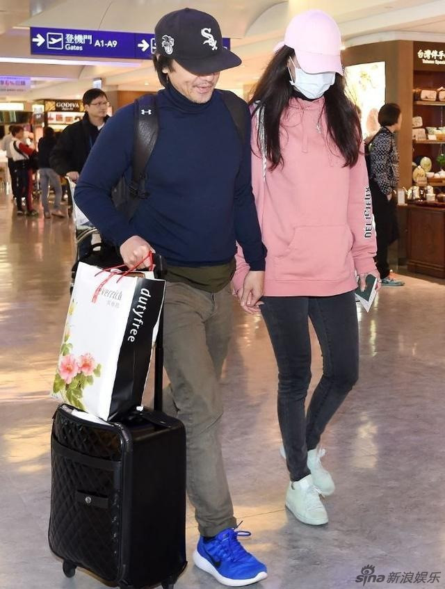 Thu Ky moi ket hon da nghi van truc trac tinh cam hinh anh 1