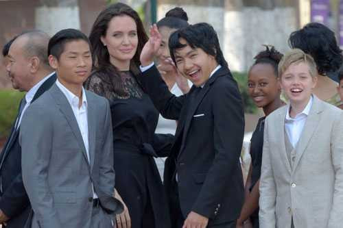 angelina-jolie-toi-va-brad-pitt-mai-mai-la-mot-gia-dinh-1