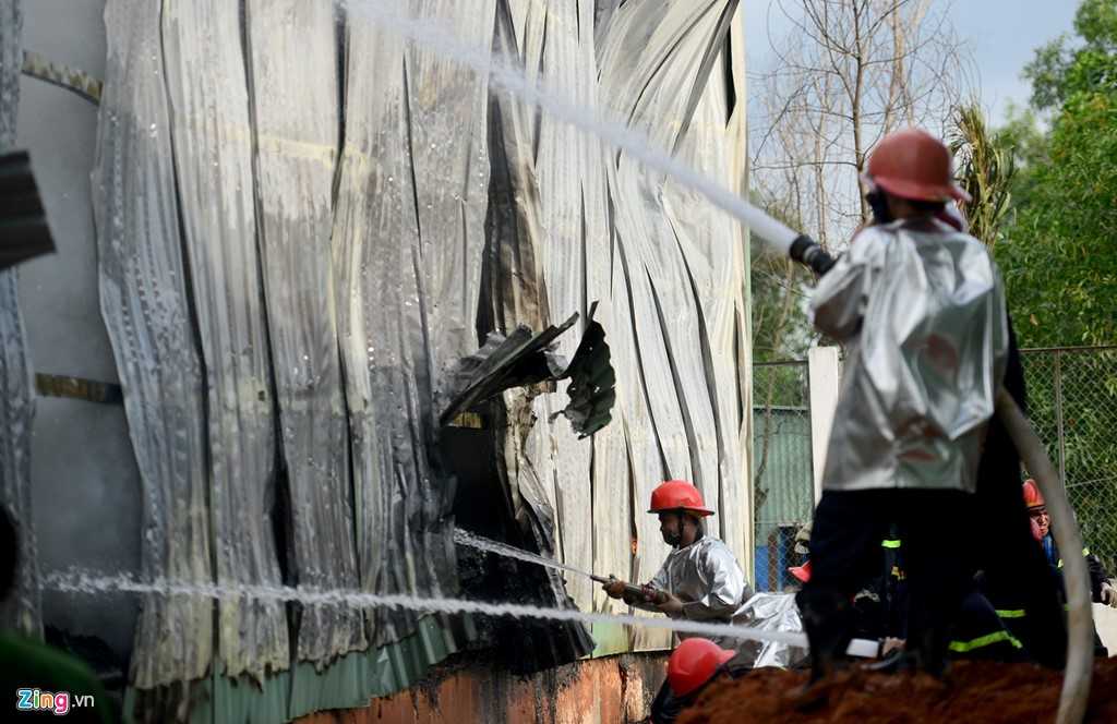 Nha kho 700 m2 o Sai Gon tan hoang sau 3 gio bung chay hinh anh 7