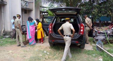 Ke cam dau vu cuong hiep tap the minh tinh An Do bi bat hinh anh 3