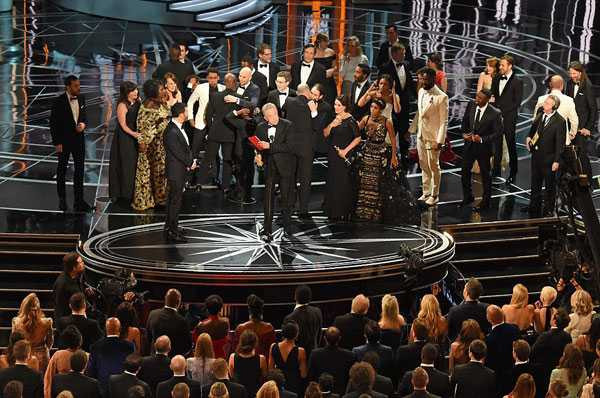 giai-oscar-bi-trao-nham-vi-lon-phong-bi-6