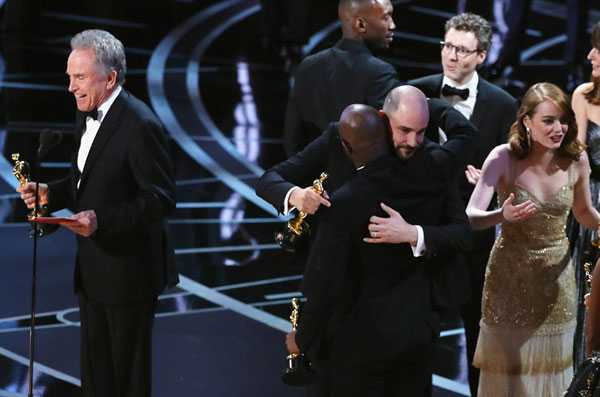 giai-oscar-bi-trao-nham-vi-lon-phong-bi-7