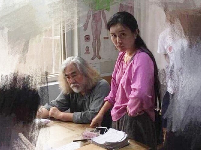 Ong trum phim vo hiep Kim Dung lo anh qua dem voi gai tre hinh anh 1