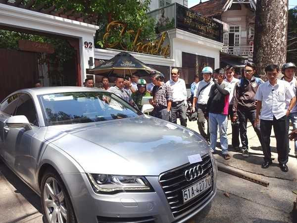 Hoa hau Thu Hoai nop phat 1,6 trieu vi xe lan chiem via he hinh anh 1