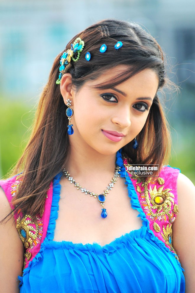 Minh tinh An Do bi cuong hiep tap the lan dau len tieng hinh anh 2