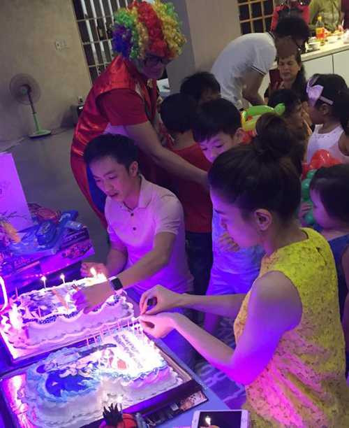 nhung-lan-ha-ho-tai-hop-voi-chong-cu-ben-con-trai-2