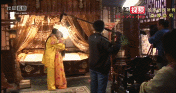 Cười ra nước mắt với hậu trường 