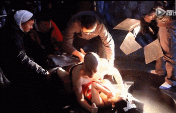 Cười ra nước mắt với hậu trường 