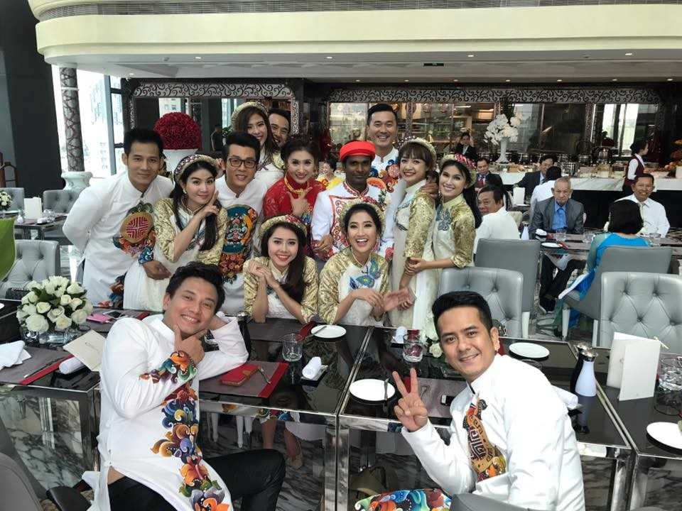 Nguyet Anh va ong xa An Do rang ro cung dan sao Viet trong le an hoi hinh anh 1