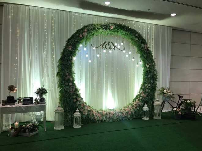 A hau Hoang Anh long lay trong tiec cuoi hinh anh 1