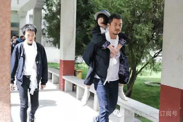 tam-thu-rot-nuoc-mat-ly-a-bang-danh-cho-con-gai-di-tat-4