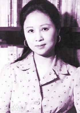 ba-chuyen-tinh-dam-le-trac-tro-cua-nu-si-quynh-dao