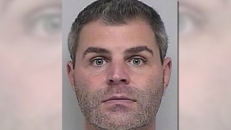 Su nghiep cac sao Hollywood tham hai ra sao khi pham toi au dam? hinh anh 11