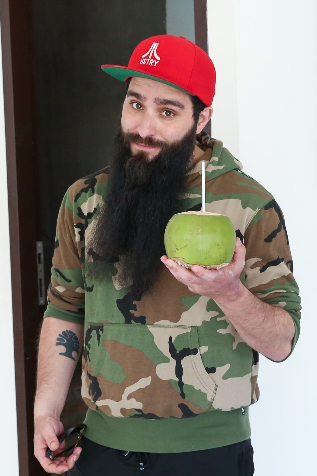 Dao dien 'Kong: Skull Island' tim mua biet thu o Sai Gon hinh anh 4