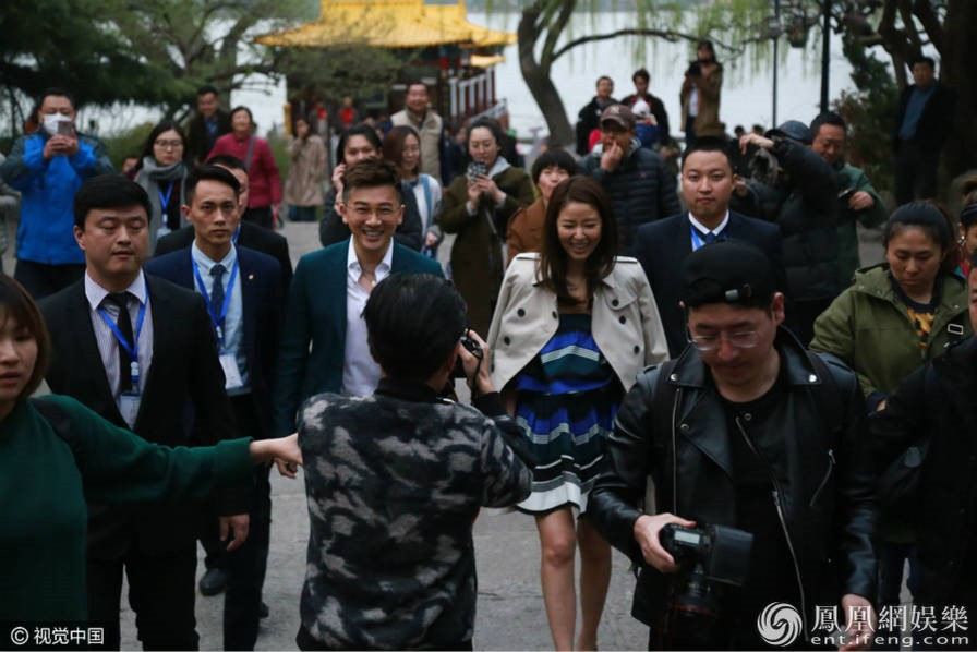 Lam Tam Nhu va To Huu Bang bi bua vay khi di su kien chung hinh anh 2