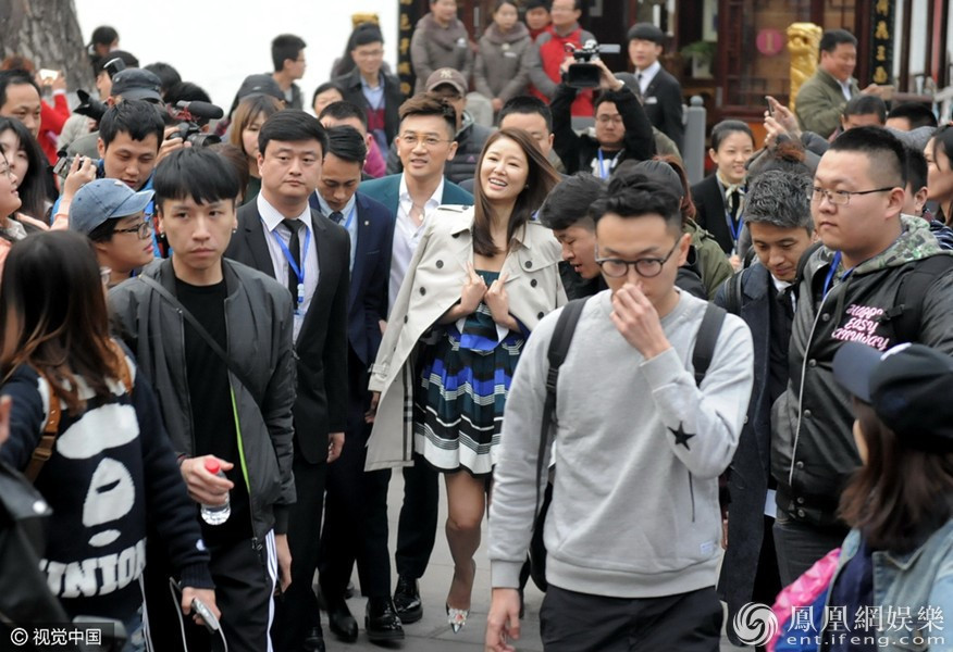 Lam Tam Nhu va To Huu Bang bi bua vay khi di su kien chung hinh anh 4