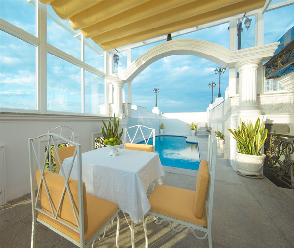 ly-nha-ky-cong-khai-moi-ngoc-ngach-trong-biet-thu-dat-vang-11