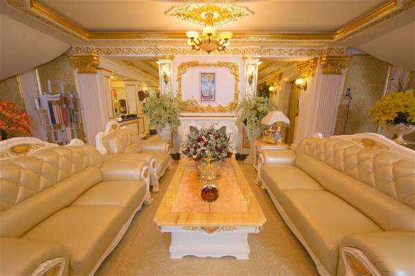 ly-nha-ky-cong-khai-moi-ngoc-ngach-trong-biet-thu-dat-vang-3