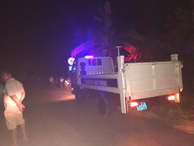 Nhat Kim Anh thoat chet khi xe no lop lao vao thanh cau hinh anh 2