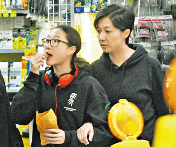 thanh-long-yeu-thuong-con-trai-ghe-lanh-con-gai-1