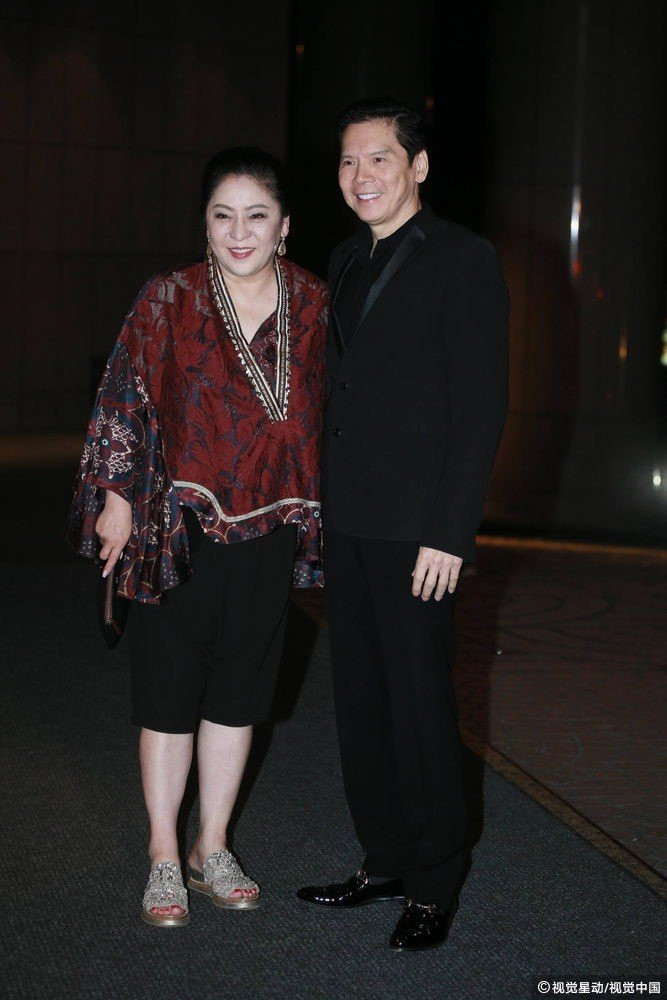 Thanh Long mo tiec thau dem, noi gian khi bi hoi ve bo cu va con gai hinh anh 3