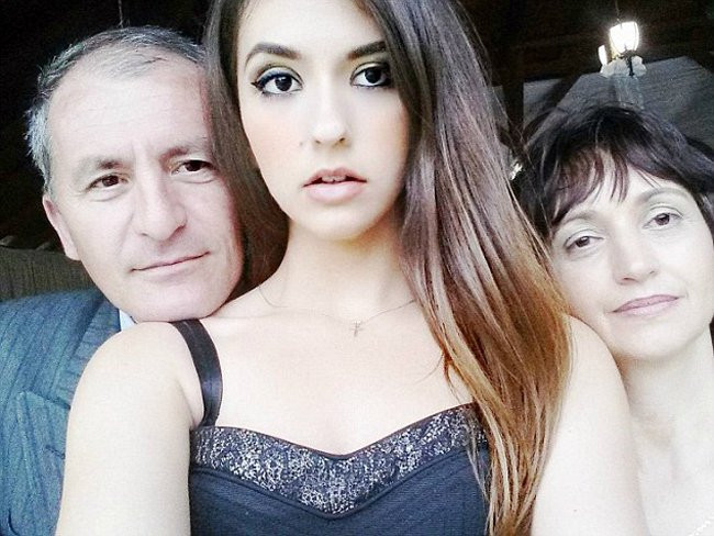 ngam chan dai 18 tuoi duoc dai gia tra 57 ty cho