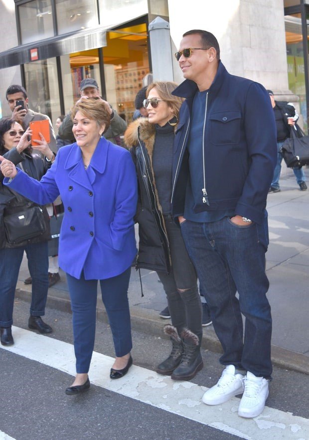 Jennifer Lopez muon lay chong lan thu tu hinh anh 2