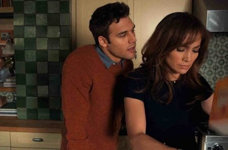 Nữ đại gia U60 có 12 chồng trẻ "thua xa" các vai nữ táo bạo này - 5