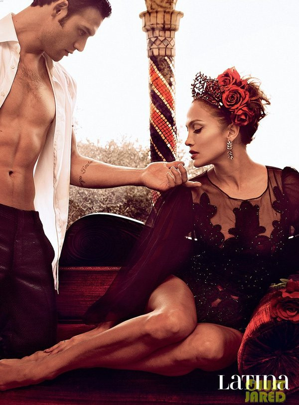 Nữ đại gia U60 có 12 chồng trẻ "thua xa" các vai nữ táo bạo này - 6