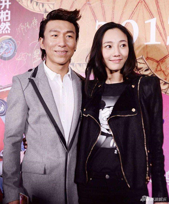 Anh hau Trung Quoc lo clip ngoai tinh voi trai tre o be boi khach san hinh anh 3