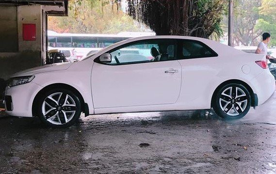 Ca si Nguyen Tran Trung Quan bi cong an cau xe vi do sai quy dinh hinh anh 1