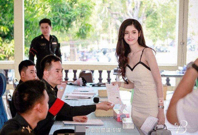 A hau chuyen gioi Thai Lan muon o chung phong nam gioi khi nhap ngu hinh anh 2