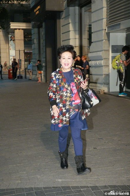 Quach Phu Thanh ruoc co dau kem 23 tuoi bang truc thang hinh anh 4