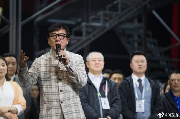 Thanh Long khoc khi thua nhan bat hieu voi me hinh anh 1