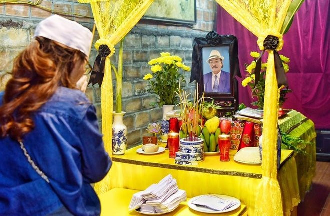 Hinh anh Dien vien Thu Ha, Tran Luc tien dua nghe si Hoang Thang