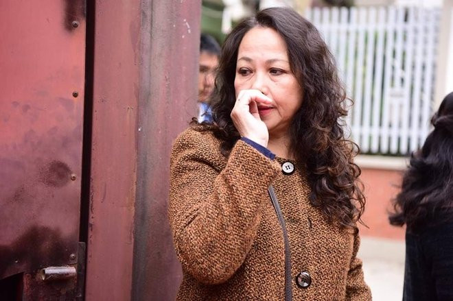 Hinh anh Dien vien Thu Ha, Tran Luc tien dua nghe si Hoang Thang 7