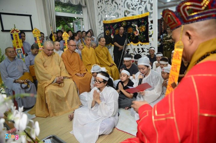 Vo con khoc nuc no trong giay phut tien biet nghe si Thanh Sang hinh anh 2