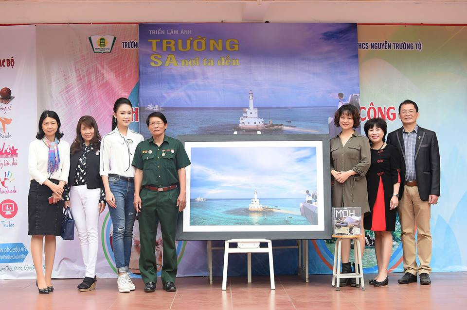 Hinh anh Ngoc Van xinh dep ve tham truong cu, keu goi gay quy ‘Vi Truong Sa’ 11